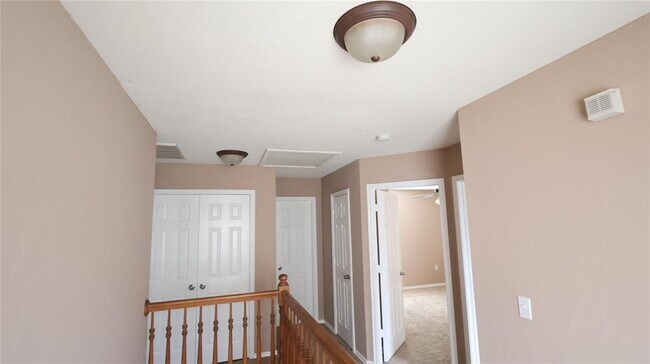 Building Photo - 847 Rambling Oaks Dr