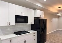 Building Photo - 503 N Lakewood Ave
