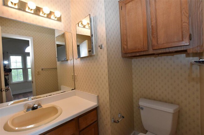 Building Photo - 11404 Walnut Ridge Dr