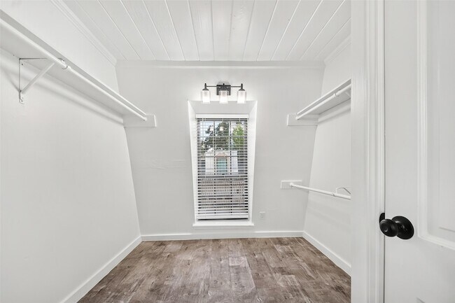 Building Photo - 5328 Brownway St
