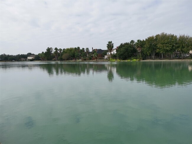 Building Photo - 2302 Waterford Park St