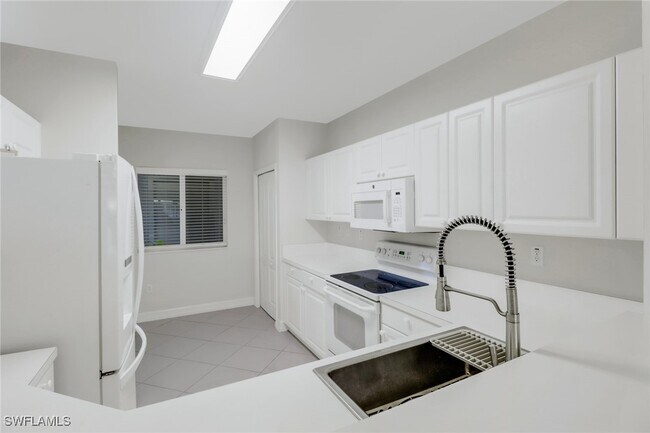 Building Photo - 7842 Regal Heron Cir