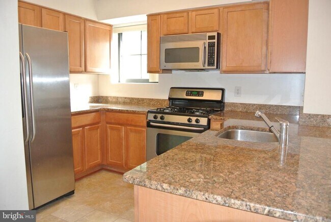 Building Photo - 7923 Eastern Ave NW