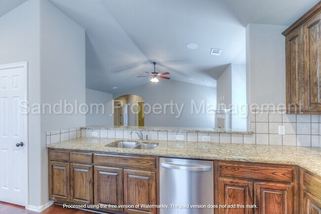 Building Photo - FOR LEASE | Jenks Home | 4 Bed, 2.5 Bath $...