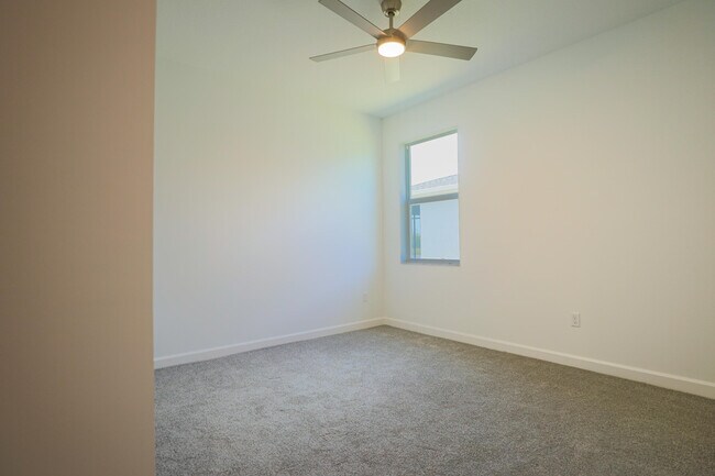 Building Photo - 9714 SW Indra Wy