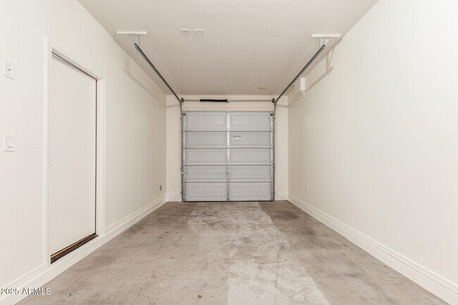 Building Photo - 20932 Vía de Arboles