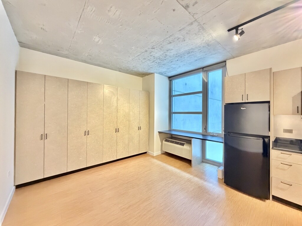 Building Photo - 1515 N Fremont St