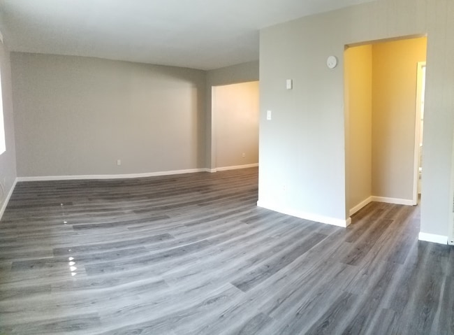 Building Photo - 2116 10th St