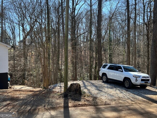 Building Photo - 5485 Mercedes Dr