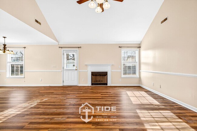 Building Photo - Modern Comfort in North Charleston