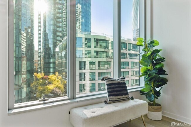 Building Photo - 333 Main St