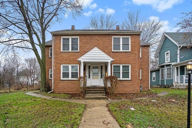 Building Photo - Newly Renovated 1br/1ba Apartment Available! PICTURES COMING SOON!