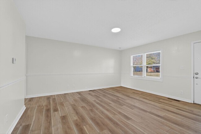 Building Photo - Newly Renovated 3 Bedroom Home for Rent wi...