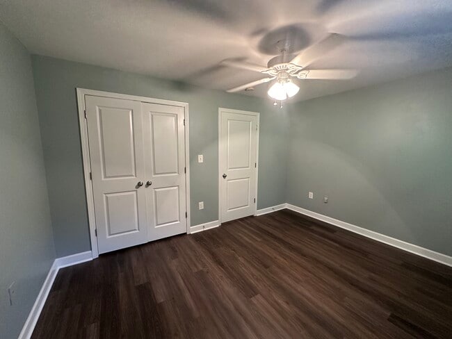 Back bedroom - 1215 Green Oaks Ln