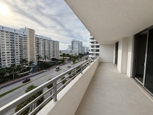 Building Photo - 5555 Collins Ave