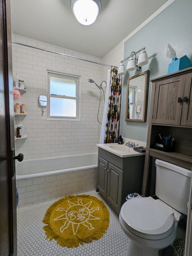 Bathroom - 609 Randall Ave