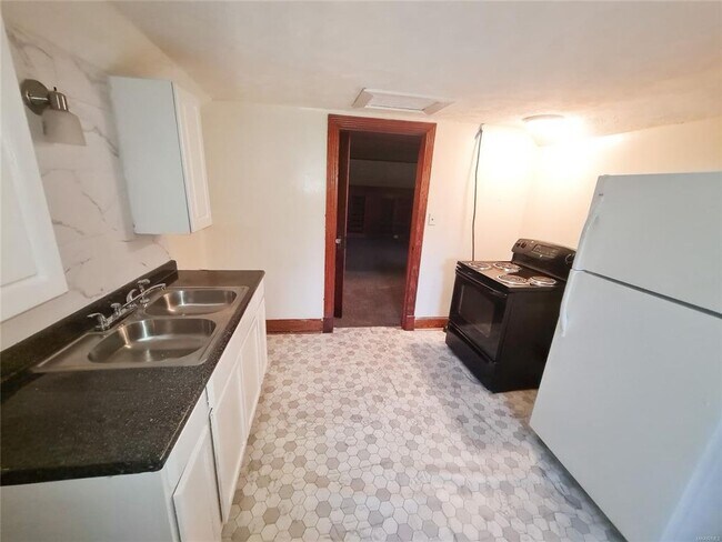 Building Photo - 2305 Yancey Ave