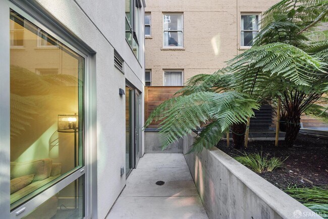 Building Photo - 1075 Market St