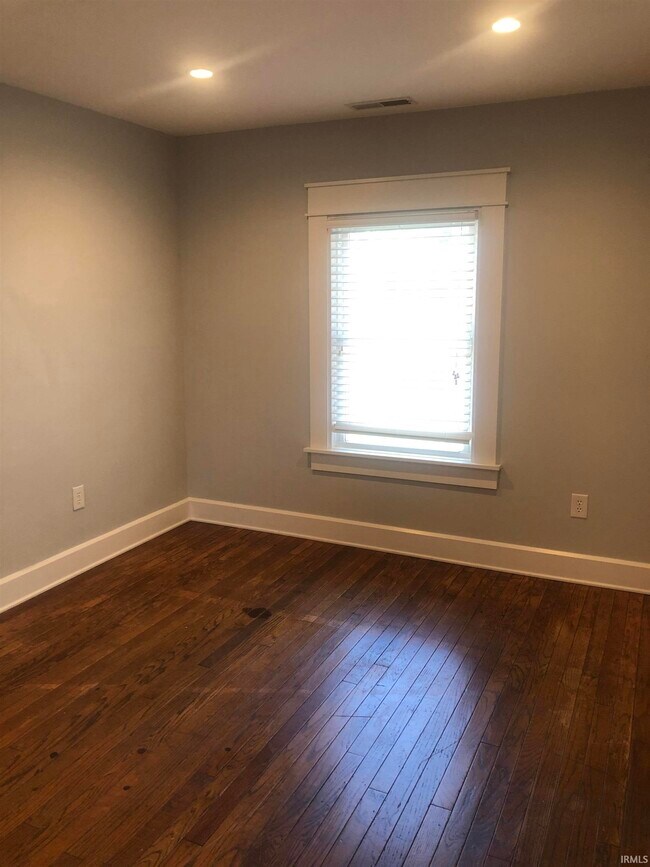 Building Photo - 729 E Hunter Ave