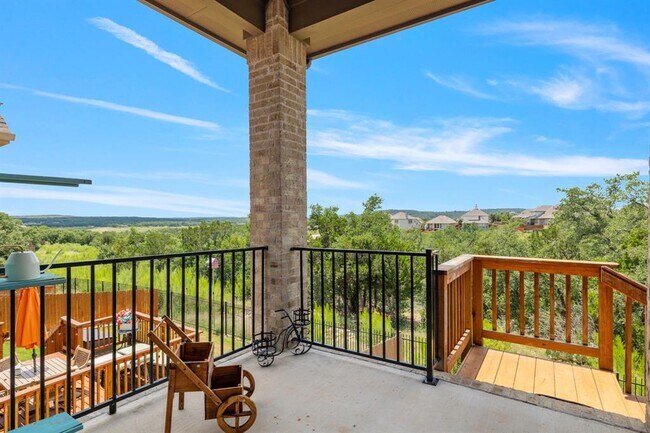 Building Photo - 7716 Pace Ravine Dr