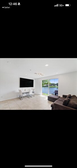 Building Photo - 2615 SW 81st Ter