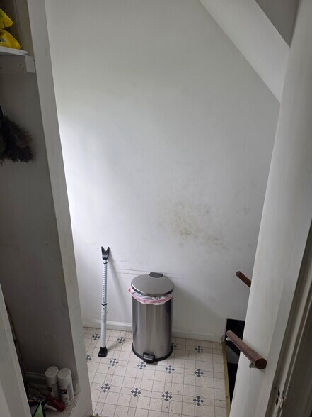 Steps to Basement - 1730 Morey Ave