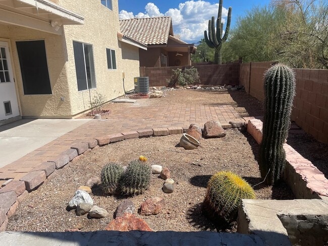 Building Photo - 3765 W Koshare Ln