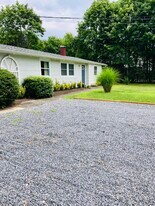 Building Photo - 303 Old Town Rd