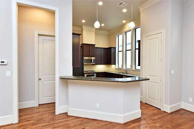 Building Photo - 5813a Kiam St