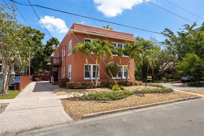 Building Photo - 3107 S Esperanza Ave