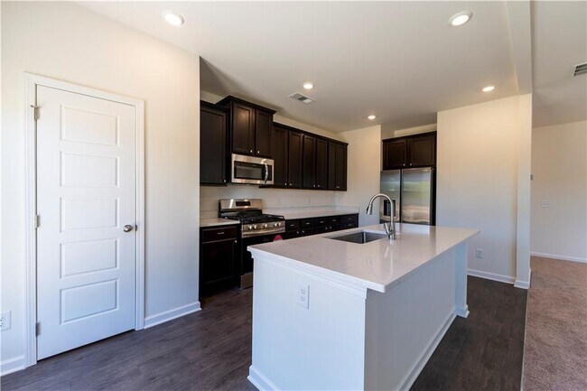 Building Photo - 31 Briarwood Dr E