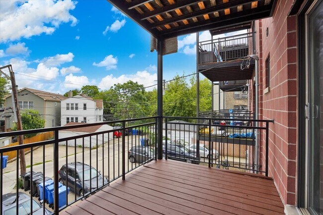 Building Photo - 3505 N Elston Ave