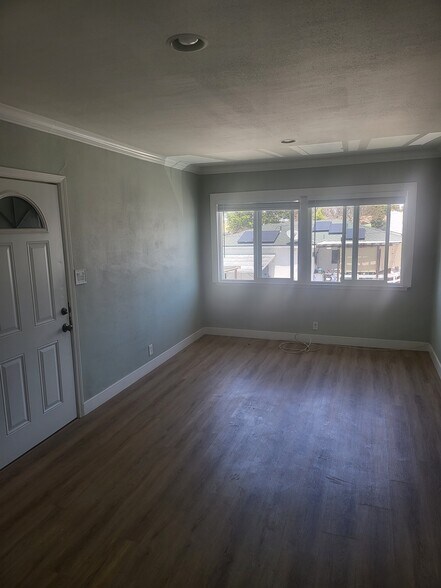 Building Photo - 3606 W 105th St