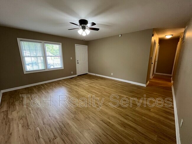 Building Photo - 2649 Ebbie Rd