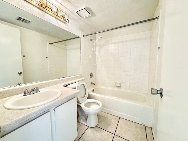 Building Photo - 3BR/2BA 1,140 sq.ft. rental in Sierra Vist...