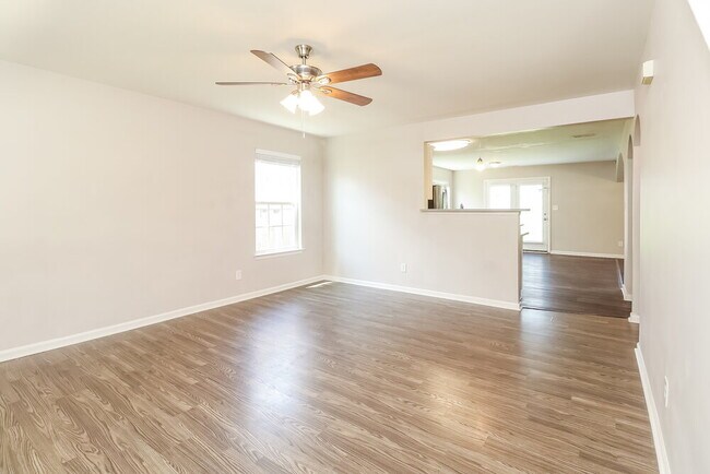 Building Photo - 1148 Aprilia Ln