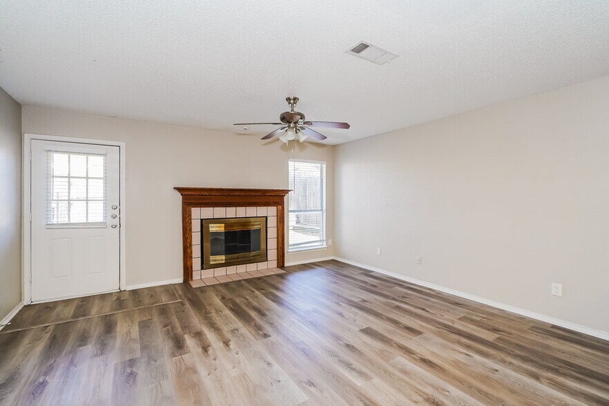 Building Photo - 4813 Cable Dr