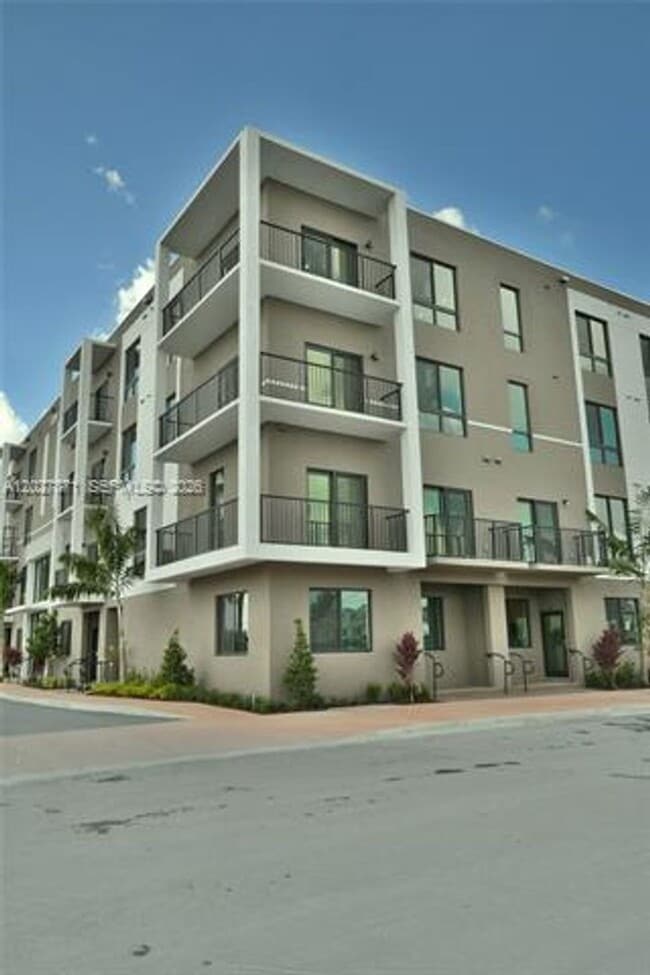 Building Photo - 4700 NW 84th Ave