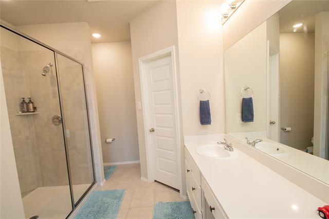 Building Photo - 7800 Gangway Dr