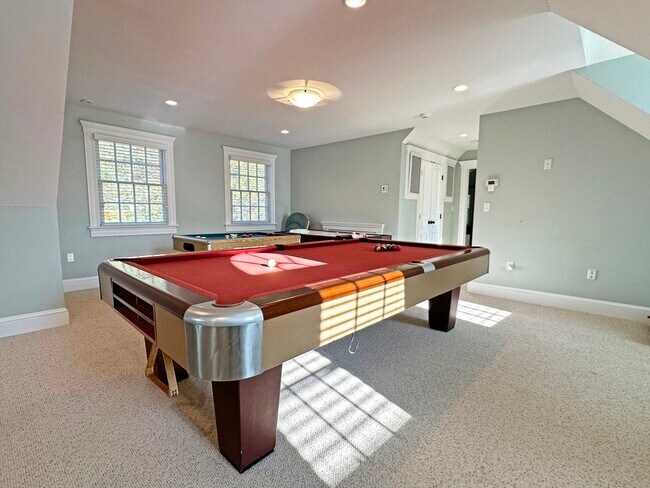 Building Photo - 66 Forest Ave