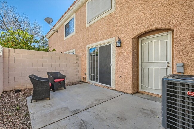 Building Photo - Gorgeous 2 Story Townhome Near Summerlin in Gated Community - (Ready April 1,2026)