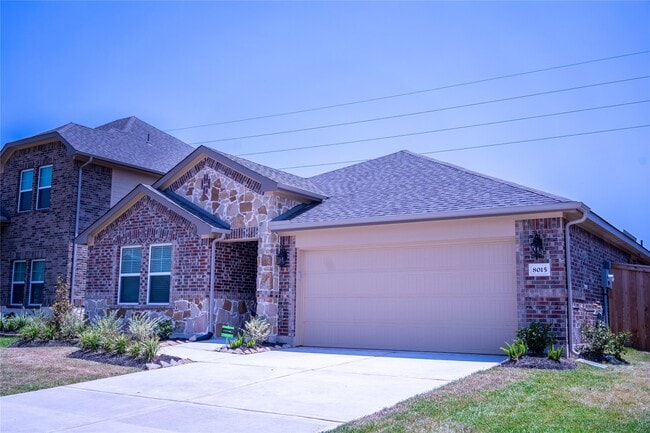 Building Photo - 8015 Virginia Dr