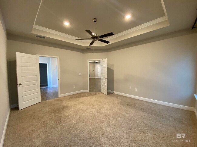 Building Photo - 9102 Diamante Blvd