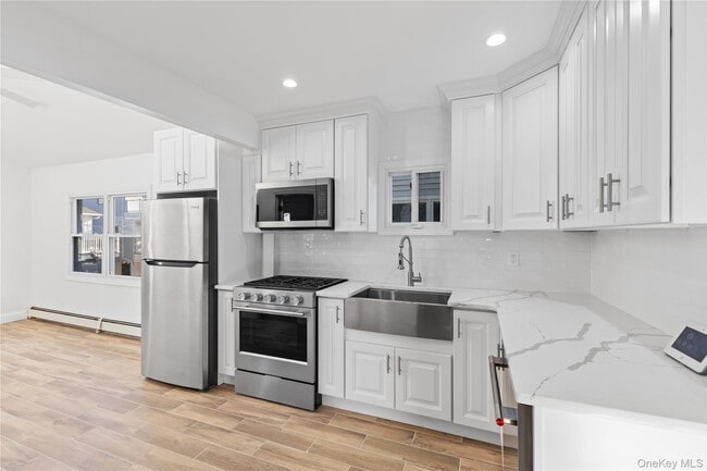 Building Photo - 75 Wisconsin St