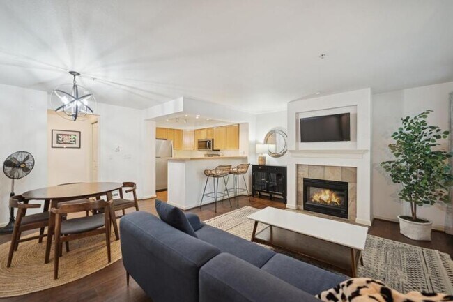 Building Photo - 2 bedroom in Seattle WA 98107