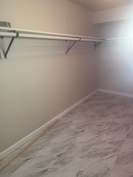Building Photo - 5122 Lake Terrapin Dr