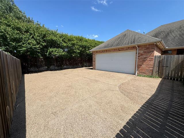 Building Photo - 6376 Newport Ct
