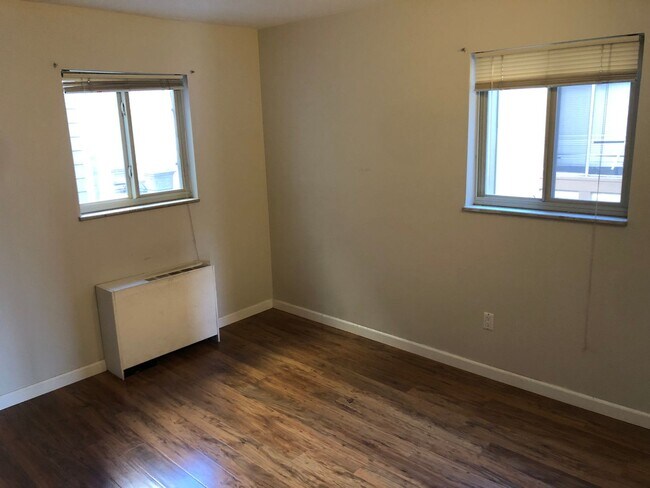 Building Photo - One Bedroom Condo for Rent Near CU