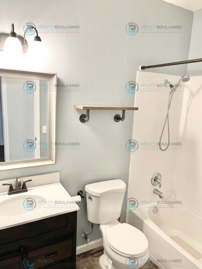 Building Photo - Charming 3-Bedroom Home in Sky Vista Villa...