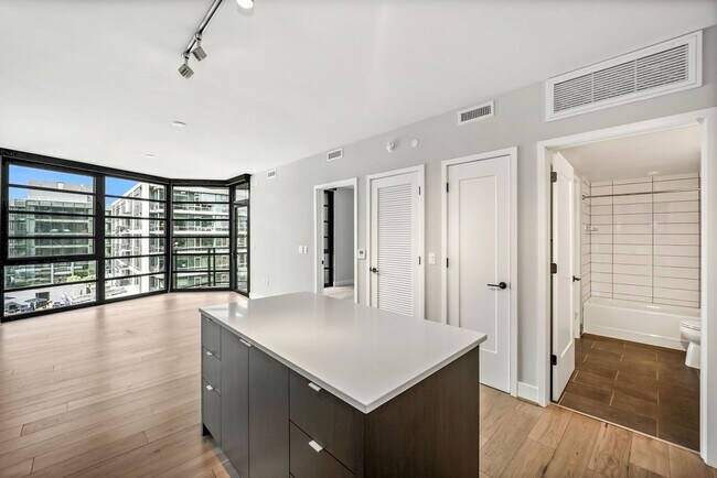 Building Photo - 6 Minute Walk to the Metro! 25 Minute Walk...
